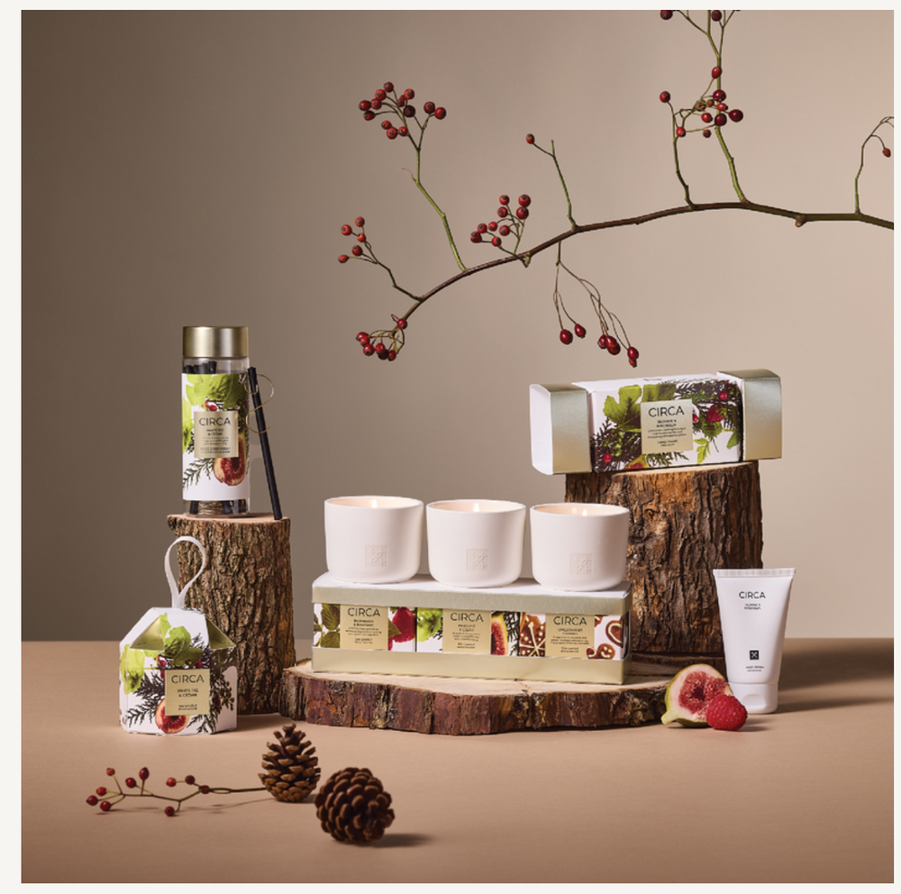 
                  
                    Christmas Candle Trio Three festive 70g Candles to celebrate the season&nbsp; - Raspberry &amp; Rhubarb, Pine &amp; White Fig, and Gingerbread Cookies. A perfect gift set, or a collection to share.
                  
                
