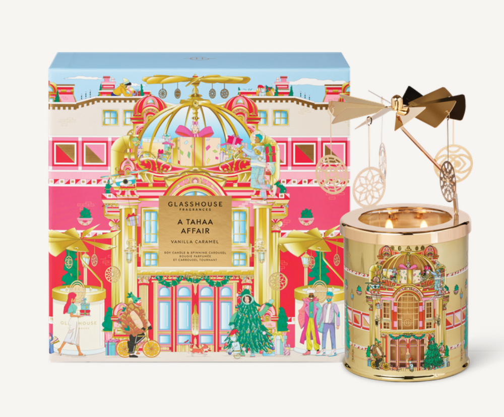 A Tahaa Affair Candle & Spinning Carousel 380g Our good-enough-to-eat Vanilla Caramel scent is even better topped with a festive carousel that twirls with delight.