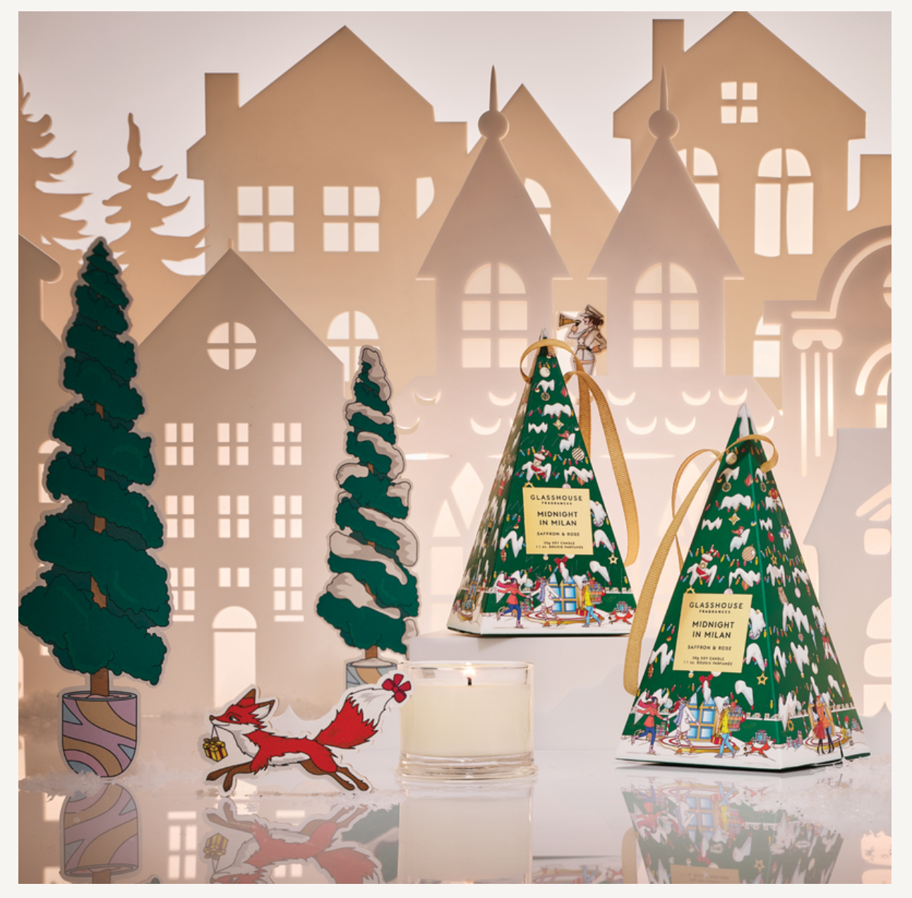 Midnnight In Milan Bauble 30g A delightfully festive miniature Candle bauble featuring a crowd-pleasing Midnight In Milan Scent.