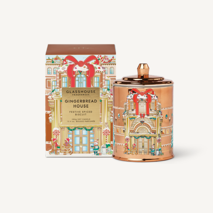 Gingerbread House Candle 380g Smells like Gingerbread dough with Caramel drizzled on top.