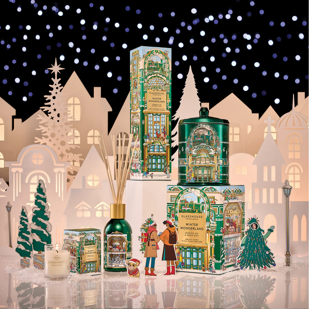 Winter Wonderland Tree Scent Stems A Scent Scene™ format to hang on your tree featuring our much-loved winter scent. Bring your tree to life with the sparkling scent&nbsp;of freshly cut Fir and Spruce.